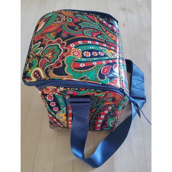 Vera Bradley Stay Cooler Lunch Bag - Red Green Paisley Vinyl, Wipe Clean Int. - Picture 6 of 6